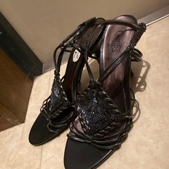 お洒落なピンヒールサンダル黒23.5〜24の画像