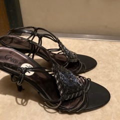 お洒落なピンヒールサンダル黒23.5〜24の画像