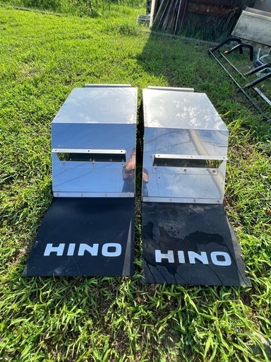 日野17レンジャー新品フェンダー