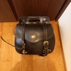 レザー　サイドバッグ黒