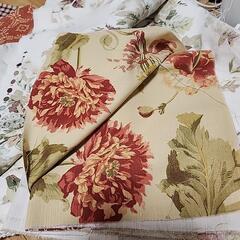 LAURA ASHLEY　布各種　収納ケース付の画像