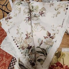LAURA ASHLEY　布各種　収納ケース付の画像
