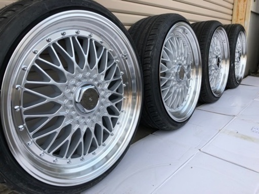 新品19インチ8.5J+42 PCD100/114.3 5穴  215/35R19