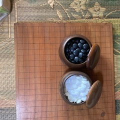 脚付き碁盤、碁石