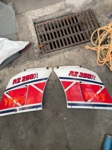 希少　ヤマハ　RZ250R用　サイドカウル