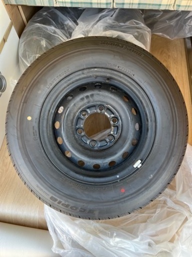 ハイエース純正タイヤ・ホイール【新車外し】