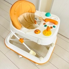 combi 赤ちゃん　歩行器　ベビーウォーカー