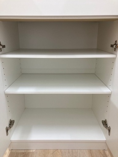 2枚扉食器棚のご紹介です！