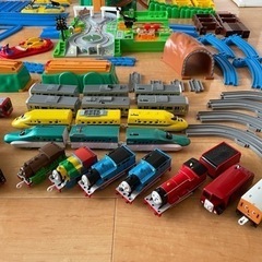 【値下げ！】プラレール　車両・パーツ・トーマスまとめセット 約140点の画像