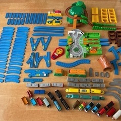 【値下げ！】プラレール　車両・パーツ・トーマスまとめセット 約140点の画像
