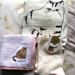 新品！かわいい猫デザイントートバッグ　タオルハンカチ　靴下セットの画像