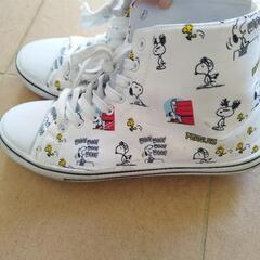 SNOOPYの靴の画像