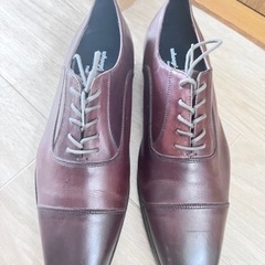 男性のオフィスシューズの画像