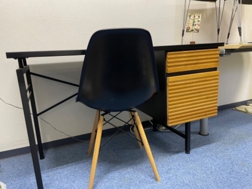 オシャレなミッドセンチュリーのデスク\u0026チェア