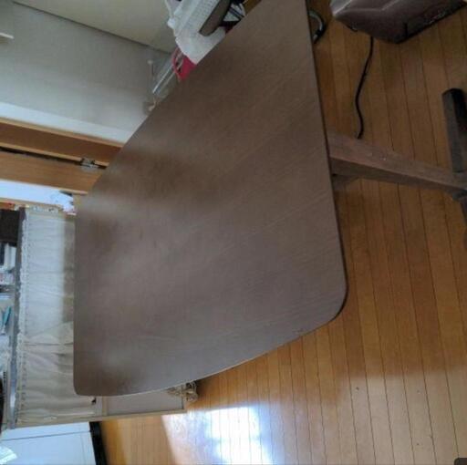 ニトリのダイニングテーブル