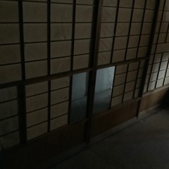 ひとまとめのお値段です【8/3から解体】レトロ　格子戸　下半分が...