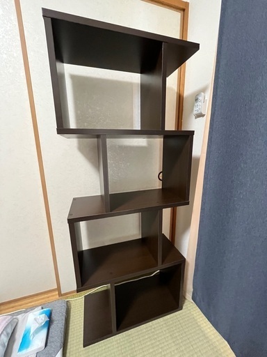 ニトリで購入。飾り棚。