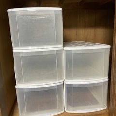 衣装ケースの画像