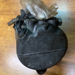 クーラーコンプレッサーの画像