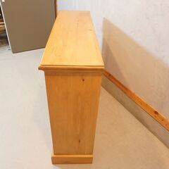 THE PENNY WISE(ペニーワイズ)よりクラシカルなデザインのPaul Wilson ポールウィルソン パイン無垢材 オープンブックケースです！収納力抜群で書棚や飾り棚など様々な用途に♪DG403の画像