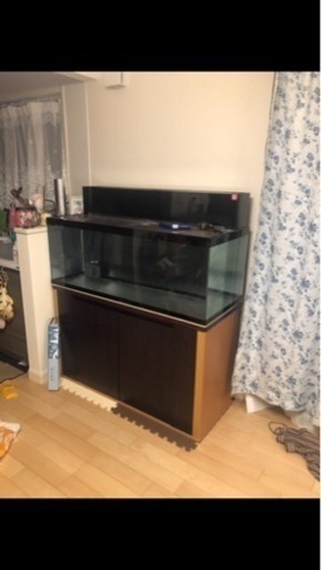 120cmアクリル水槽と水槽台のセットです。