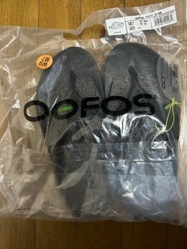 新品未使用　OOFOS 26センチ