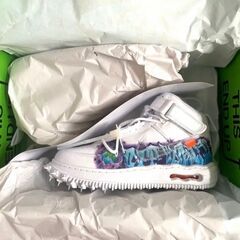 フランス限定グッズ付！Nike  エアフォース1 x  Off-...