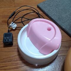 中古ペット用品(トイレ.ピュアクリスタ.ロング爪研ぎポール)おまけ付きの画像