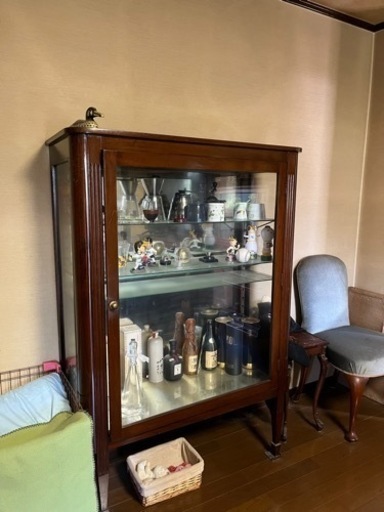 アンティークキャビネット