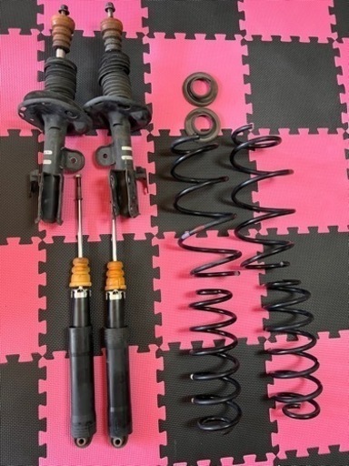 30後期プリウス　純正サス