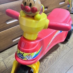アンパンマン乗り物の画像