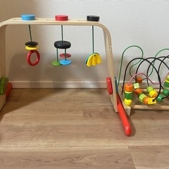 IKEA ベビートイ　ベビージム　ビーズ遊び