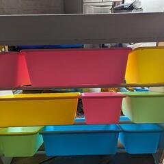 おもちゃラックの画像