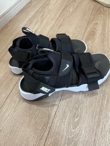 取引中　NIKE サンダル　美品　キャンセルのため再出品