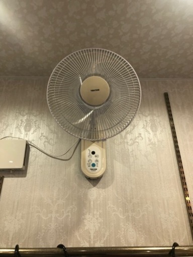 この暑さにいかが壁掛扇風機‼️リモコン付き‼️