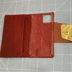 iPhone13用 レザー スマホケース　ハンドメイド　試作品/B品の画像