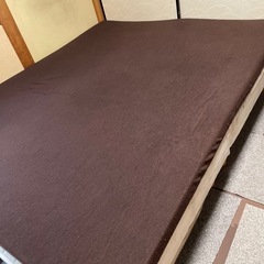 クィーンサイズベットの画像