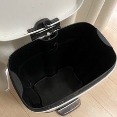 ゴミ箱の画像