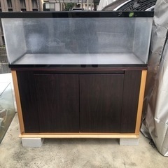 120cmアクリル水槽と水槽台のセットです。