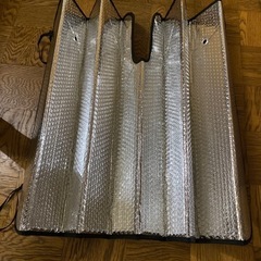 車の日除けの画像