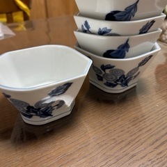 お譲りします 和皿小（刺身醤油皿）、中、大、茶碗蒸しの画像