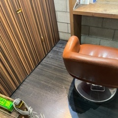 新宿歌舞伎町美容師さん、ヘアメイクさん1面かします − 東京都