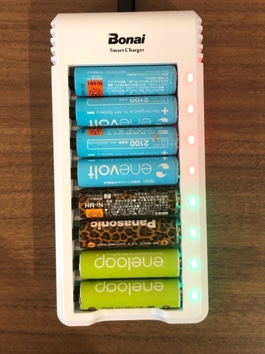 充電器 8スロット単3/単4 充電池 Eneloop neochampなど