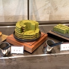 ホテルのラウンジやカフェに一緒に行ける方