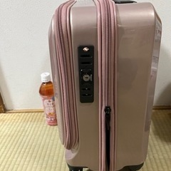 コンパクト軽量キャリーケースの画像