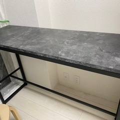 テーブル　ブラック　モダン　コンクリートの画像