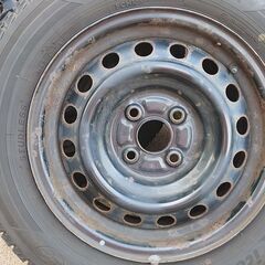 スタッドレスタイヤ４本セット　175/70/R14　2018年製　アイスガード　鉄ホイール付きの画像