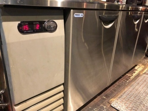 業務用コールドテーブル　冷凍冷蔵庫　3枚扉　三洋製