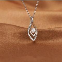 ▼≒J←←←M 2-3番  春夏新作品入荷！1.5ｃｔブリリアントカットドロップパヴェペンダントC＊Bの画像