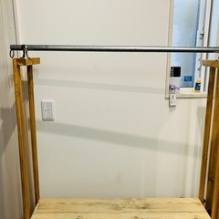 収納棚　服も掛けれるの画像